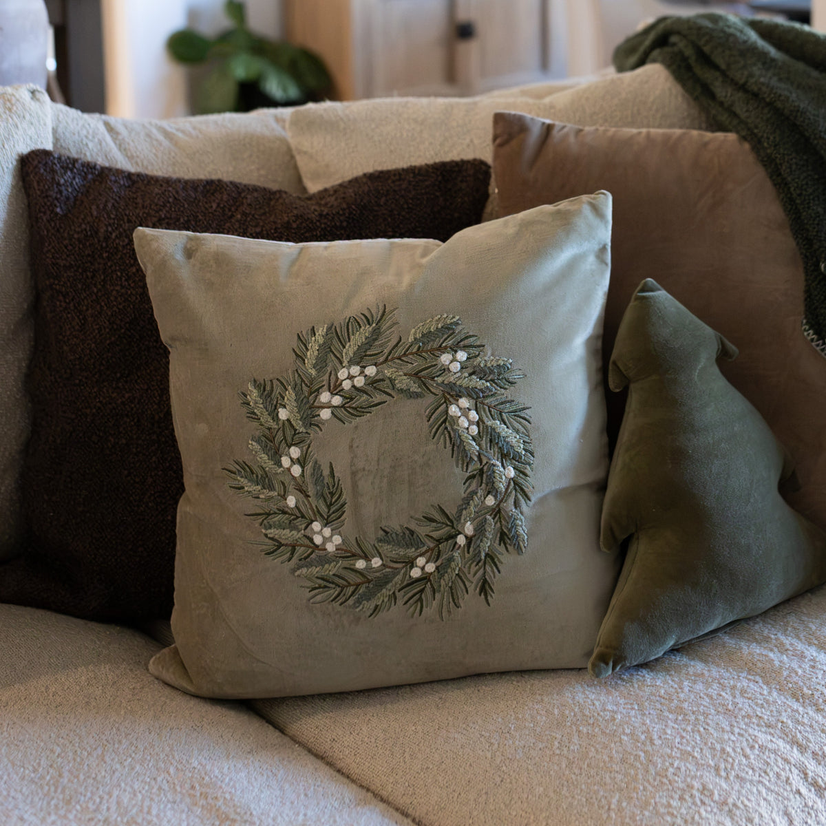 18" Wreath Pillow